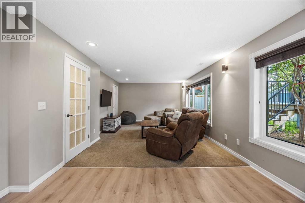 17 Sunset Crescent — photo 29