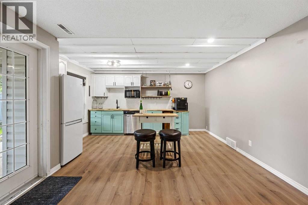 17 Sunset Crescent — photo 31