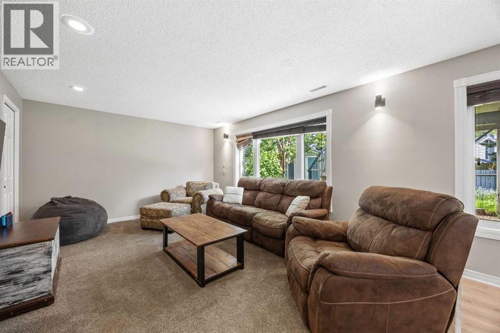 17 Sunset Crescent — photo 28