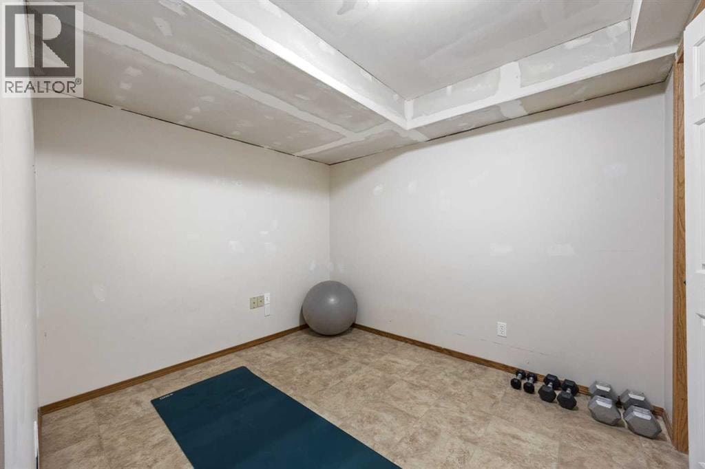 17 Sunset Crescent — photo 34