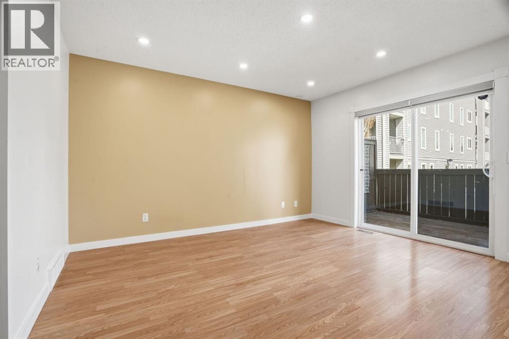 204, 760 Railway Gate SW — photo 4