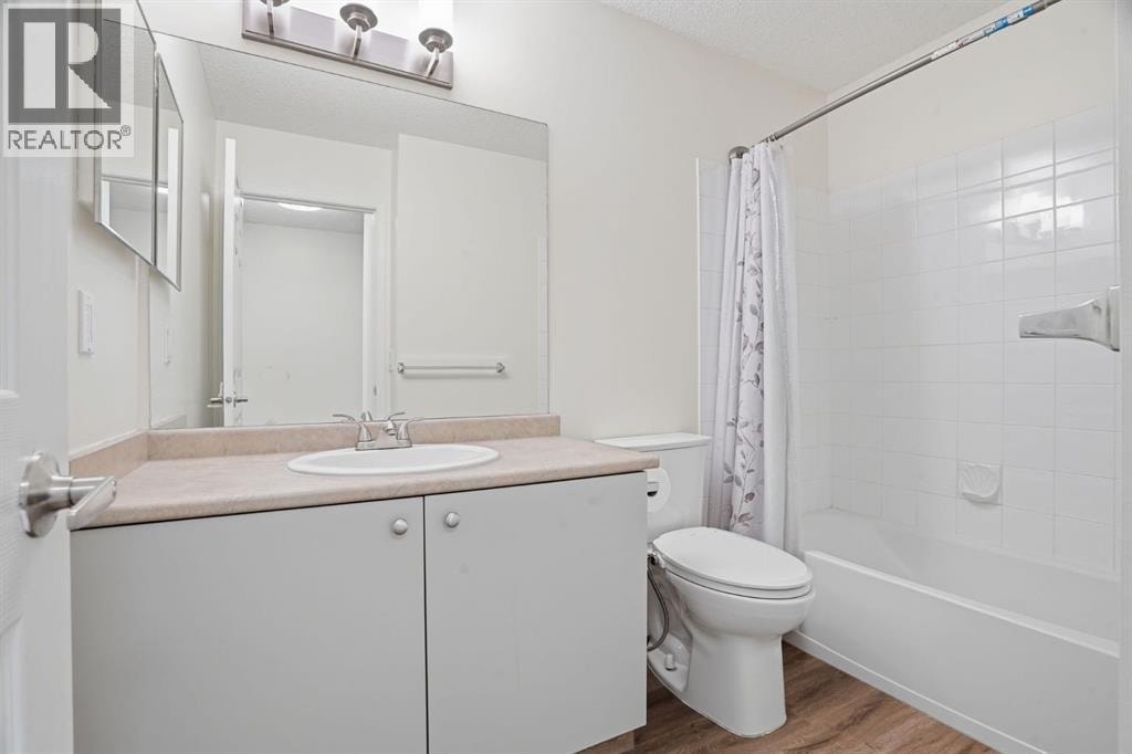 204, 760 Railway Gate SW — photo 31