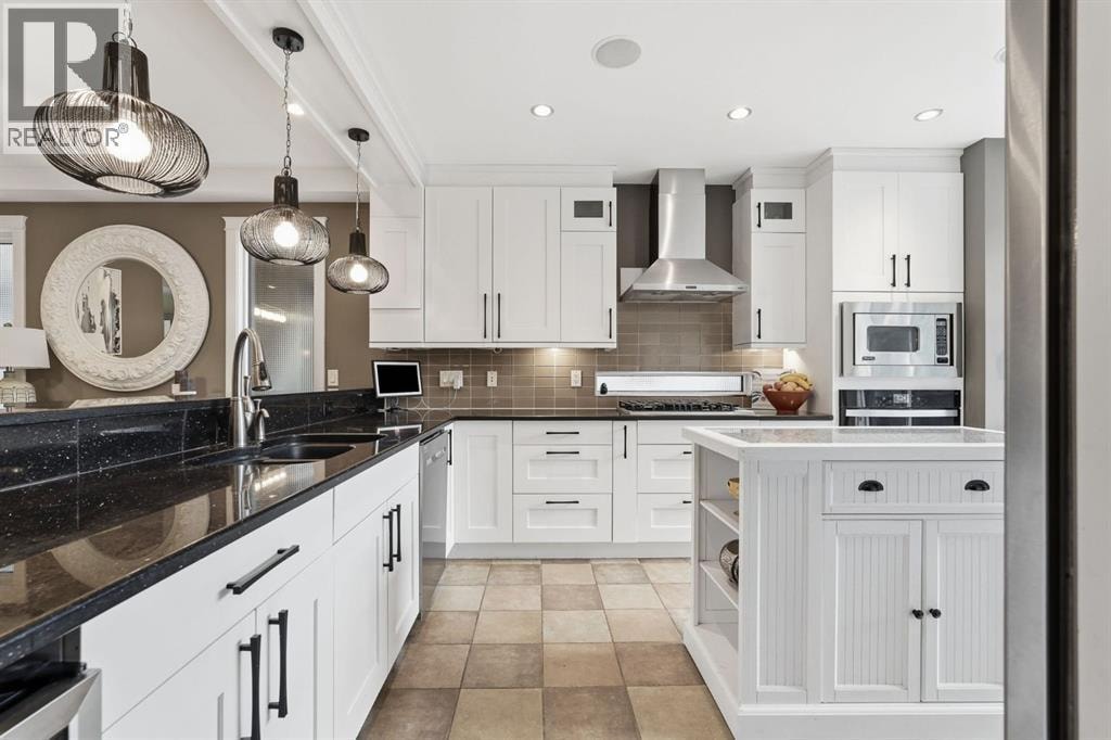2409 Westmount Road NW — photo 9