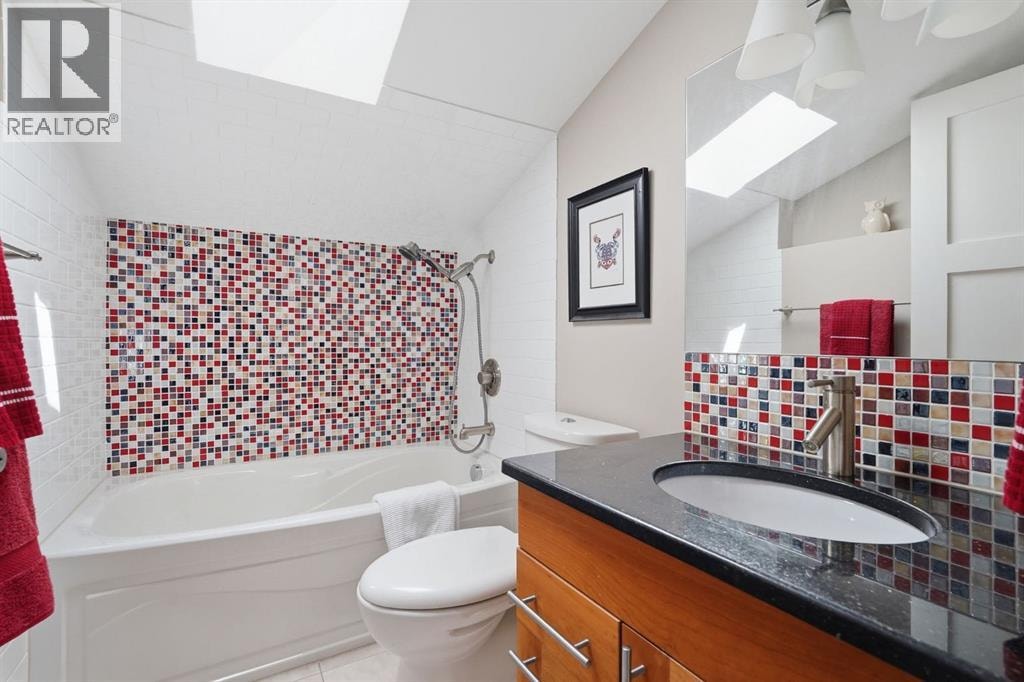 2409 Westmount Road NW — photo 33