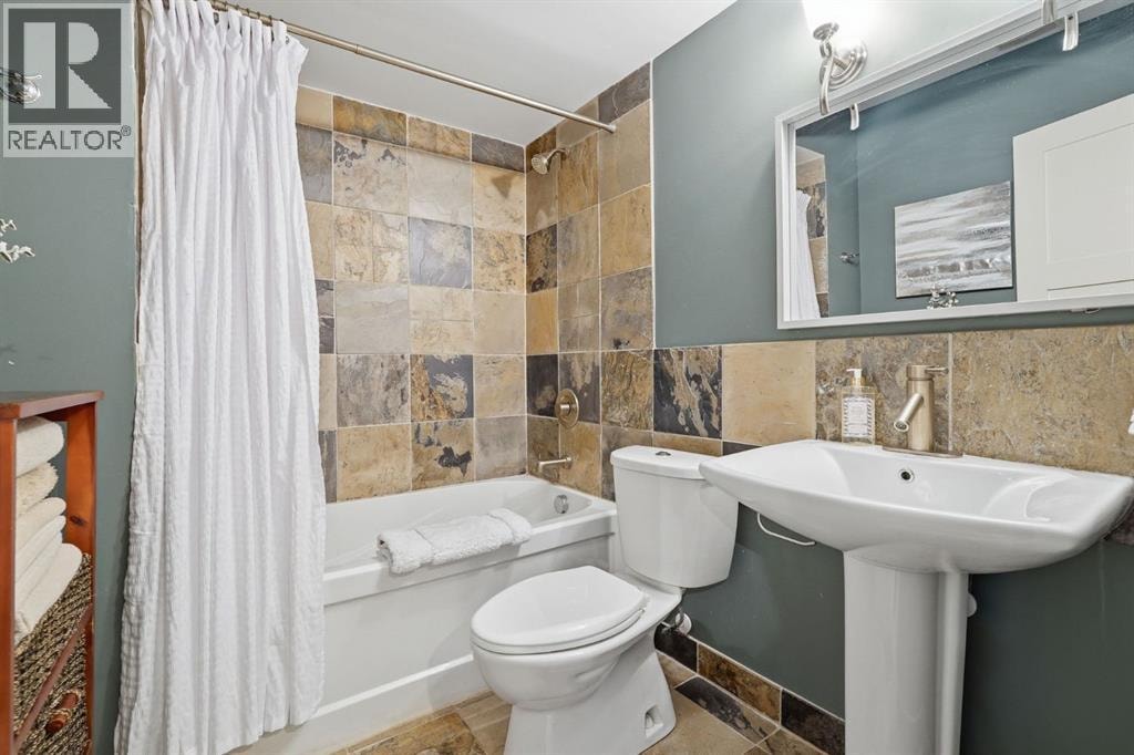 2409 Westmount Road NW — photo 40