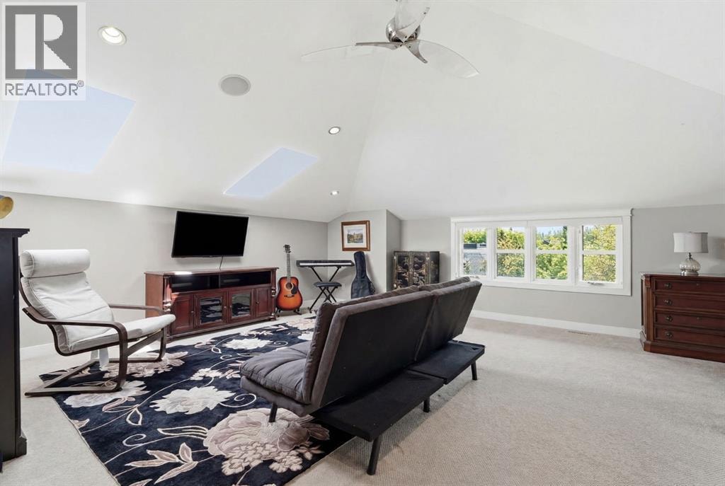 2409 Westmount Road NW — photo 32