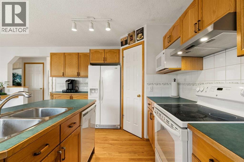 72 Douglas Glen Heights SE — photo 9