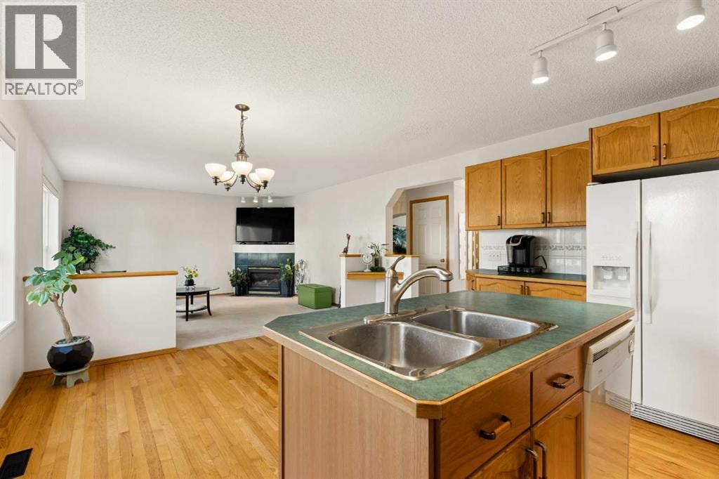 72 Douglas Glen Heights SE — photo 8