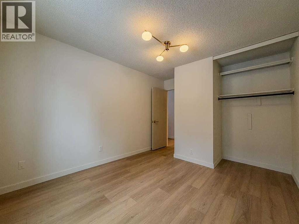 2106, 4001B 49 Street NW — photo 13