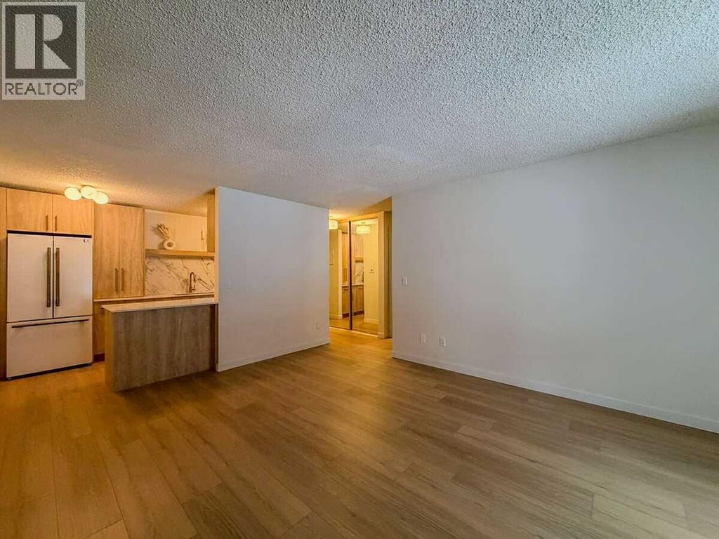 2106, 4001B 49 Street NW — photo 6