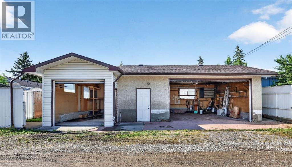 912 Stonehaven Road SW — photo 31