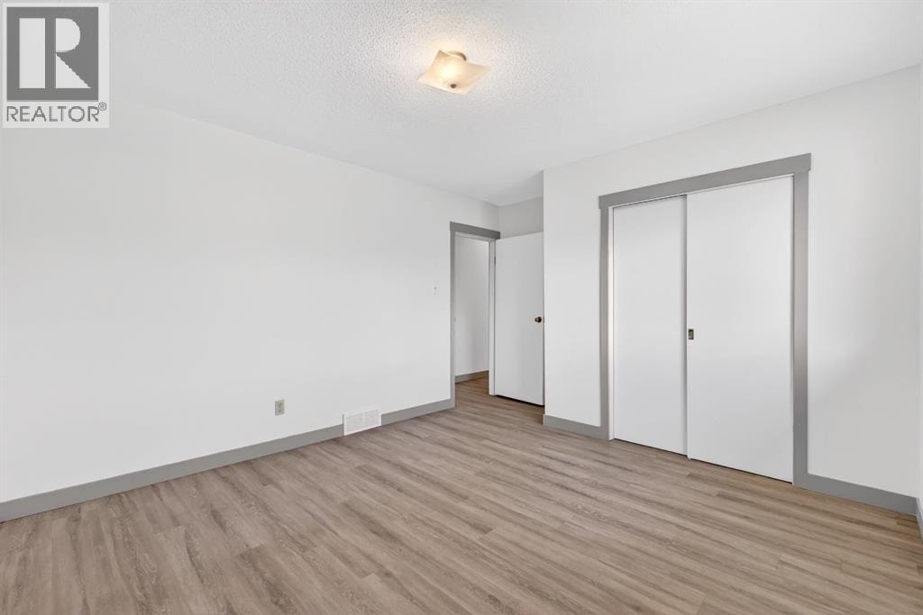 912 Stonehaven Road SW — photo 12