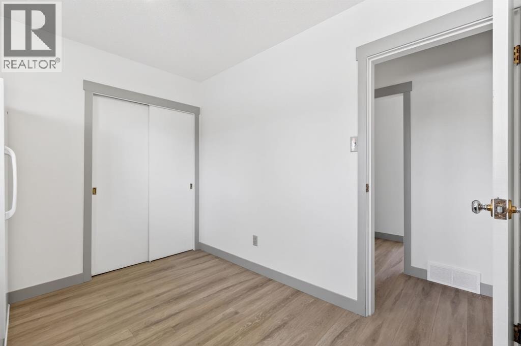 912 Stonehaven Road SW — photo 14