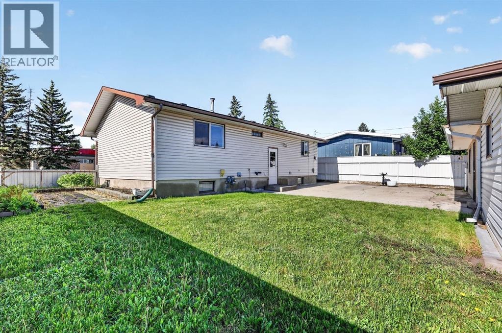 912 Stonehaven Road SW — photo 30
