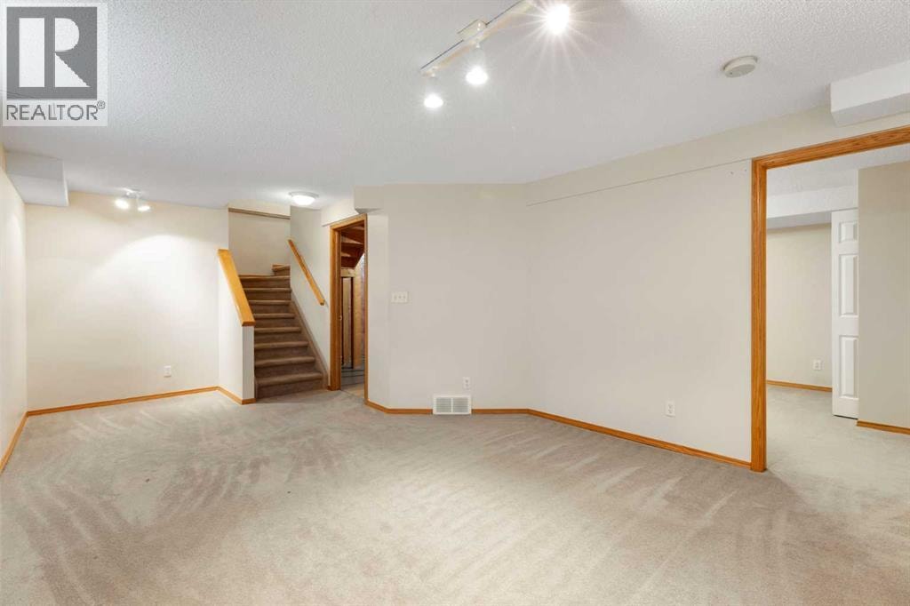 205 Scotia Point NW — photo 30