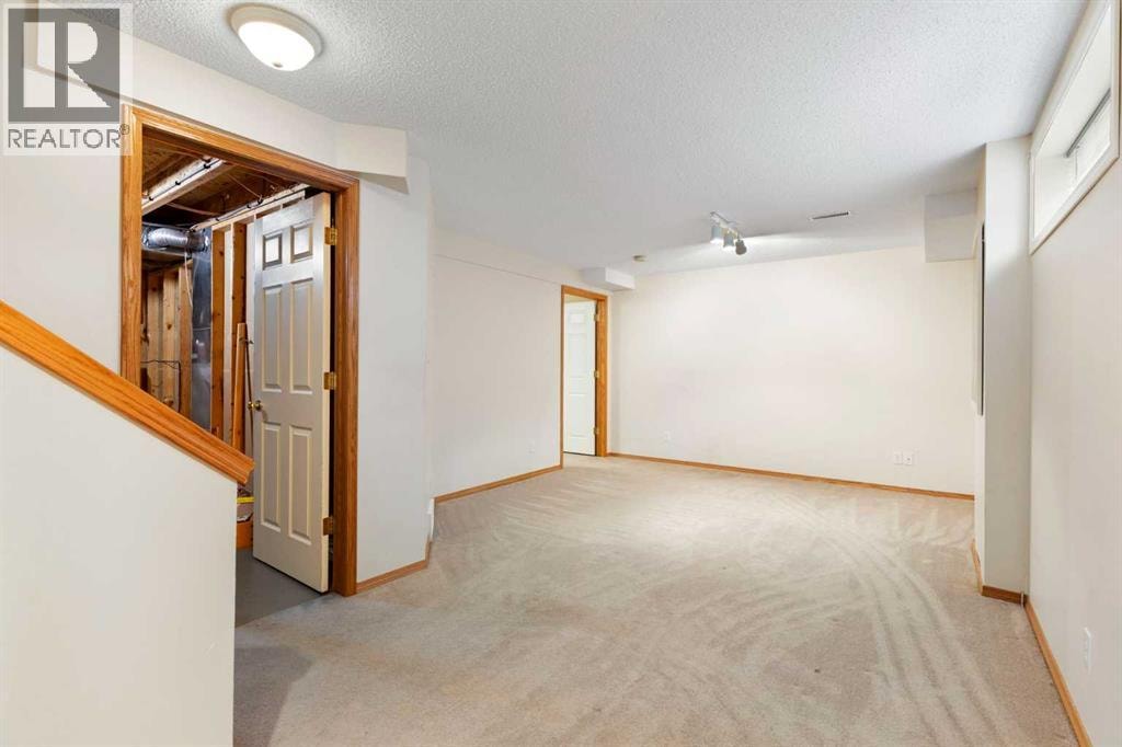 205 Scotia Point NW — photo 31