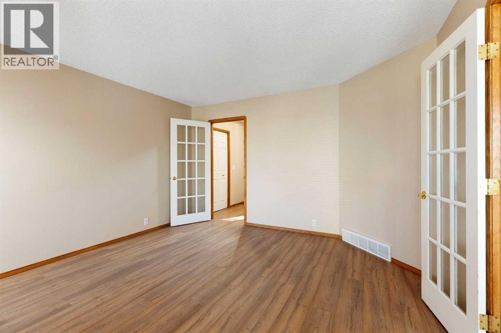 205 Scotia Point NW — photo 7
