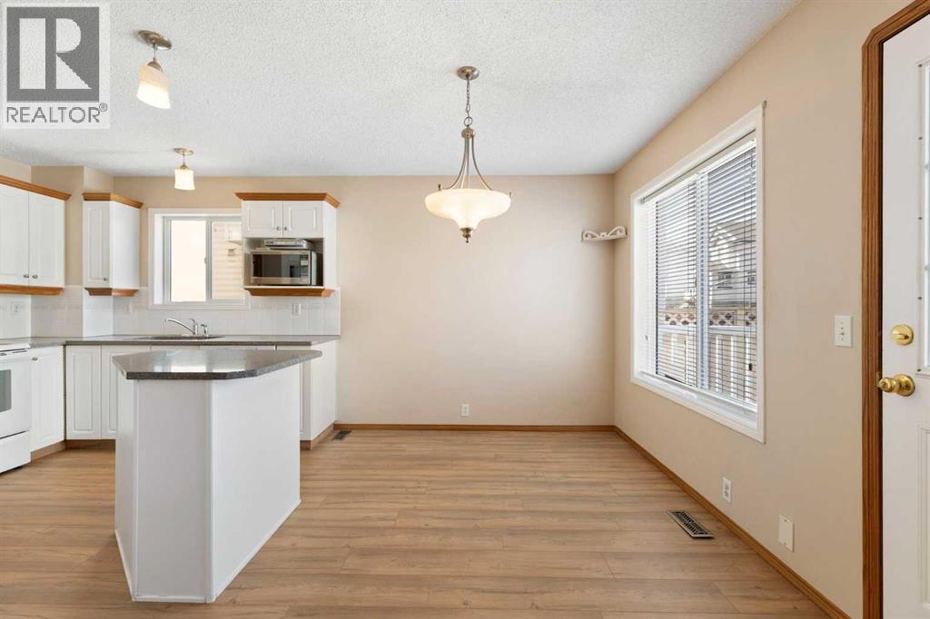 205 Scotia Point NW — photo 11