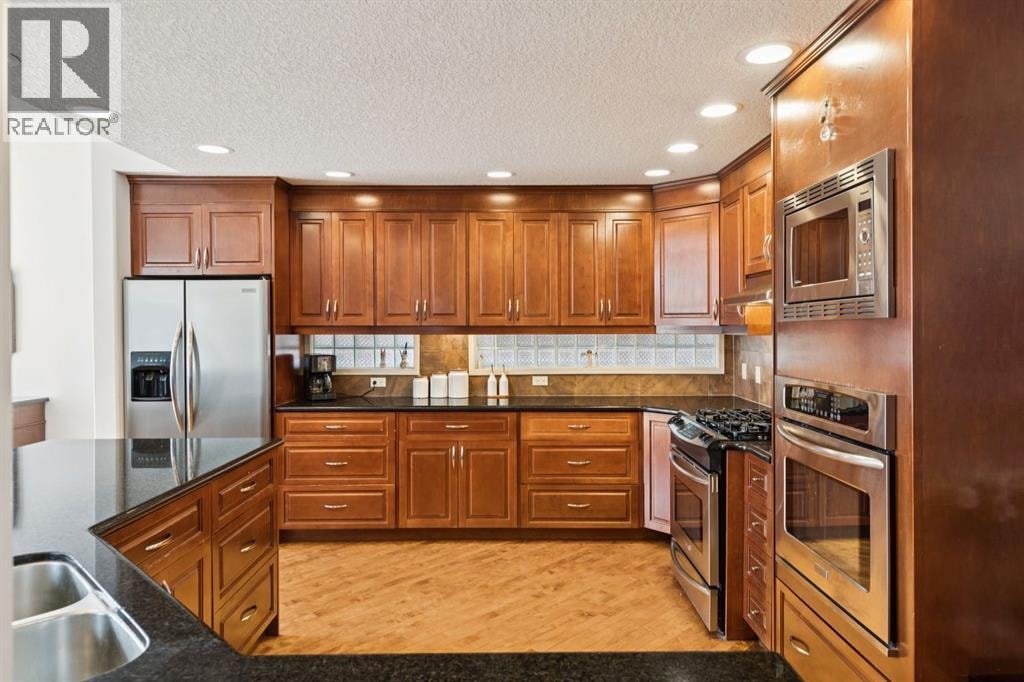 2405 Bowness Road NW — photo 14