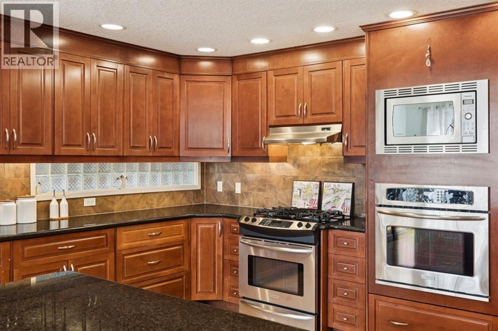 2405 Bowness Road NW — photo 10