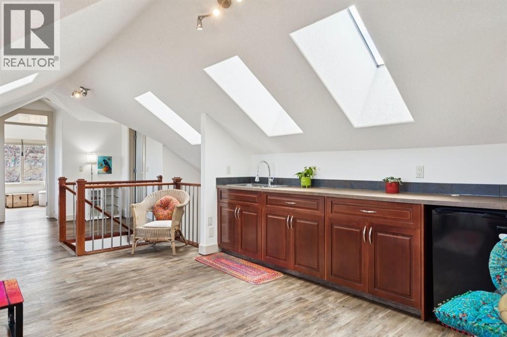 2405 Bowness Road NW — photo 33