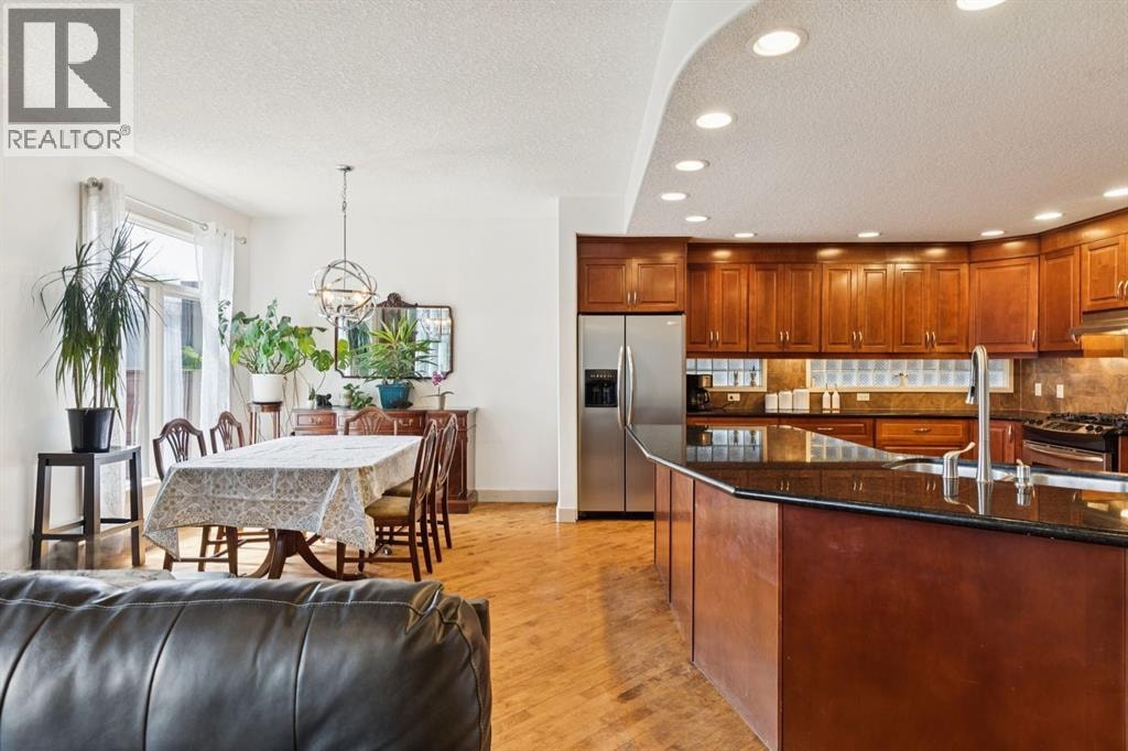 2405 Bowness Road NW — photo 9