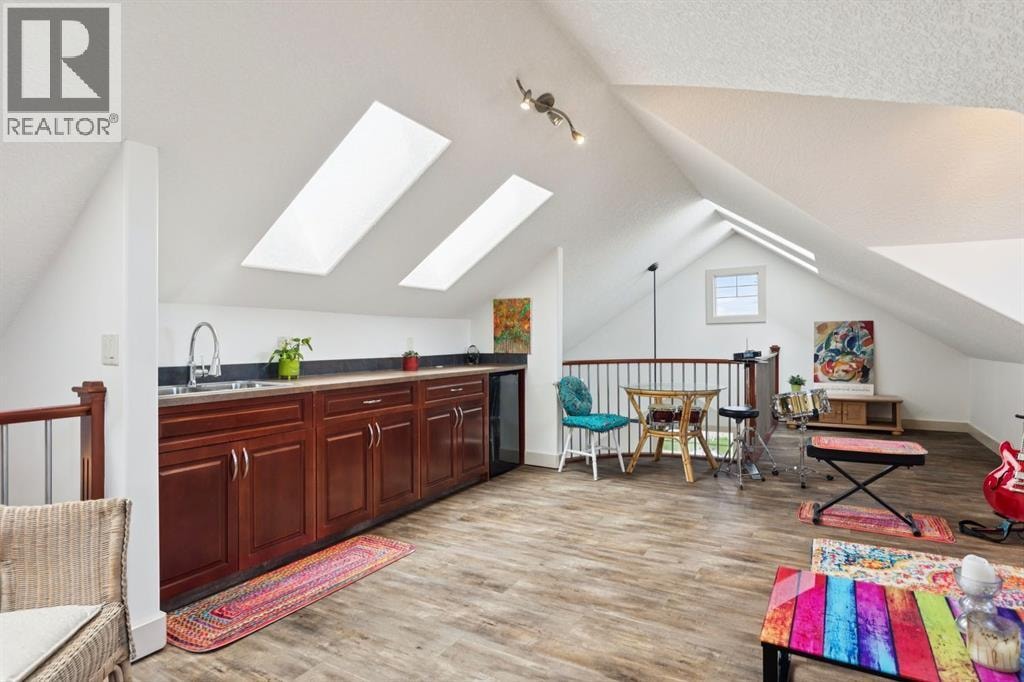 2405 Bowness Road NW — photo 31