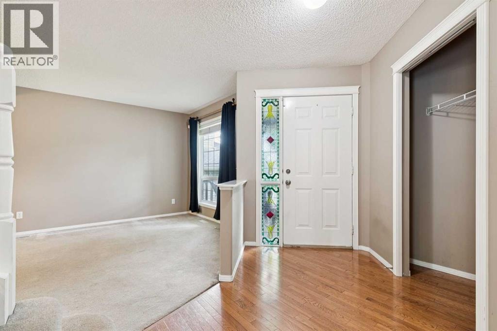 36 Valley Stream Close NW — photo 2