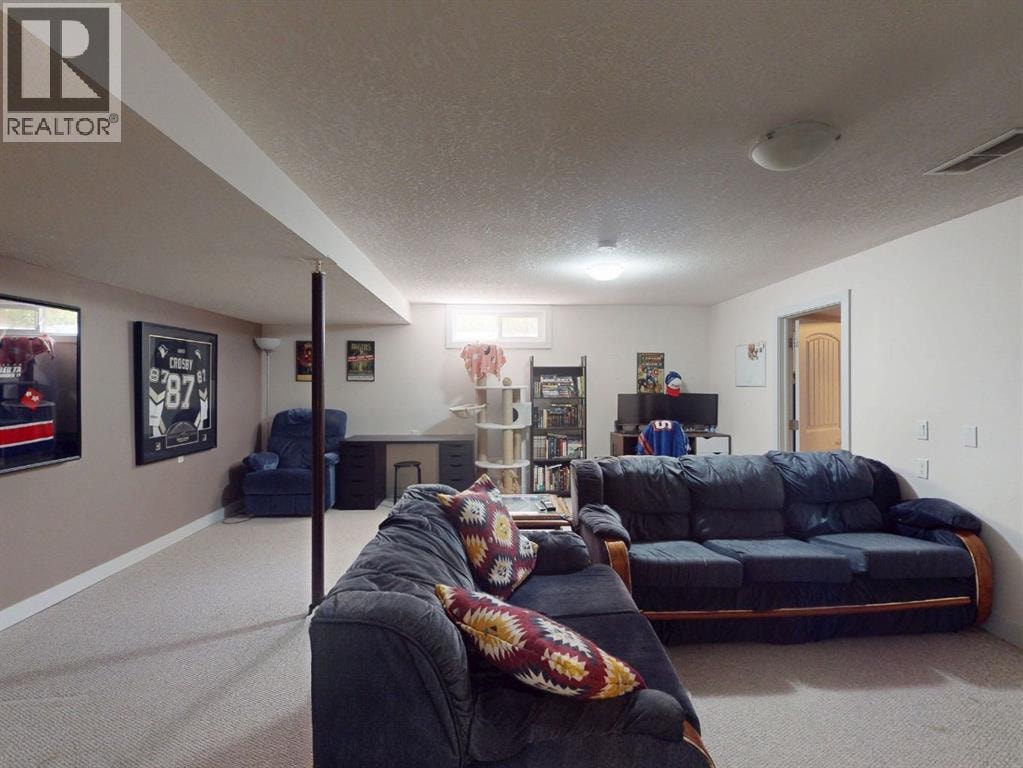 5839 Dalkeith Hill NW — photo 44