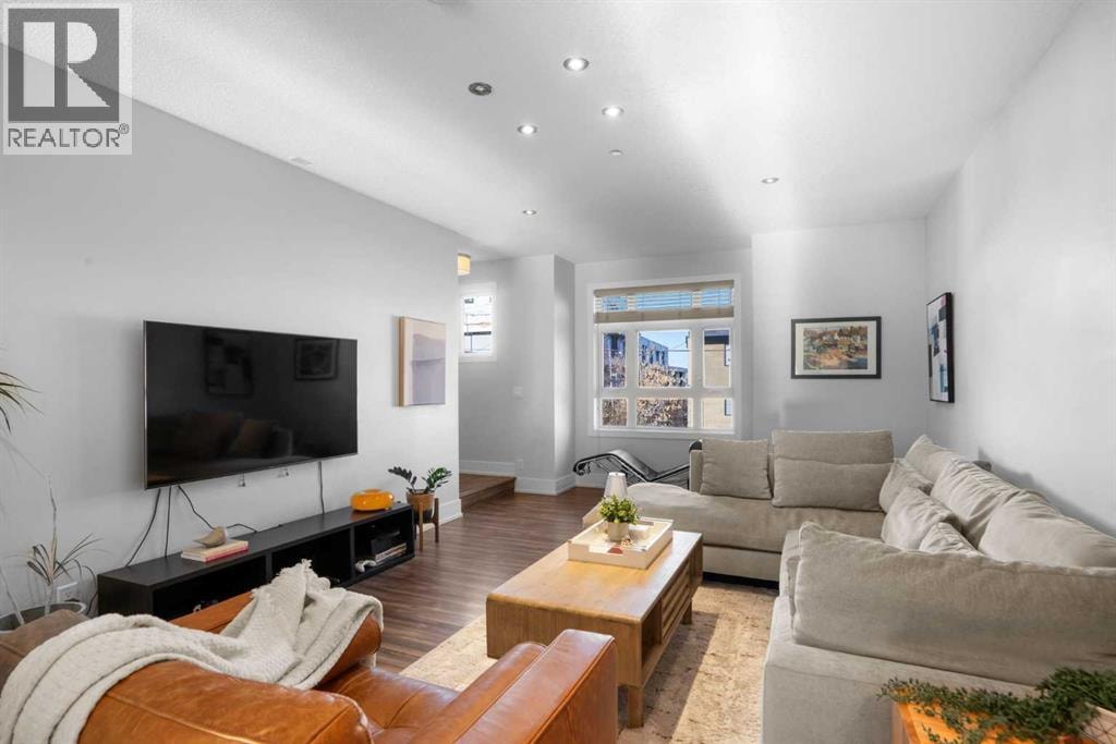 1511 23 Avenue SW — photo 7