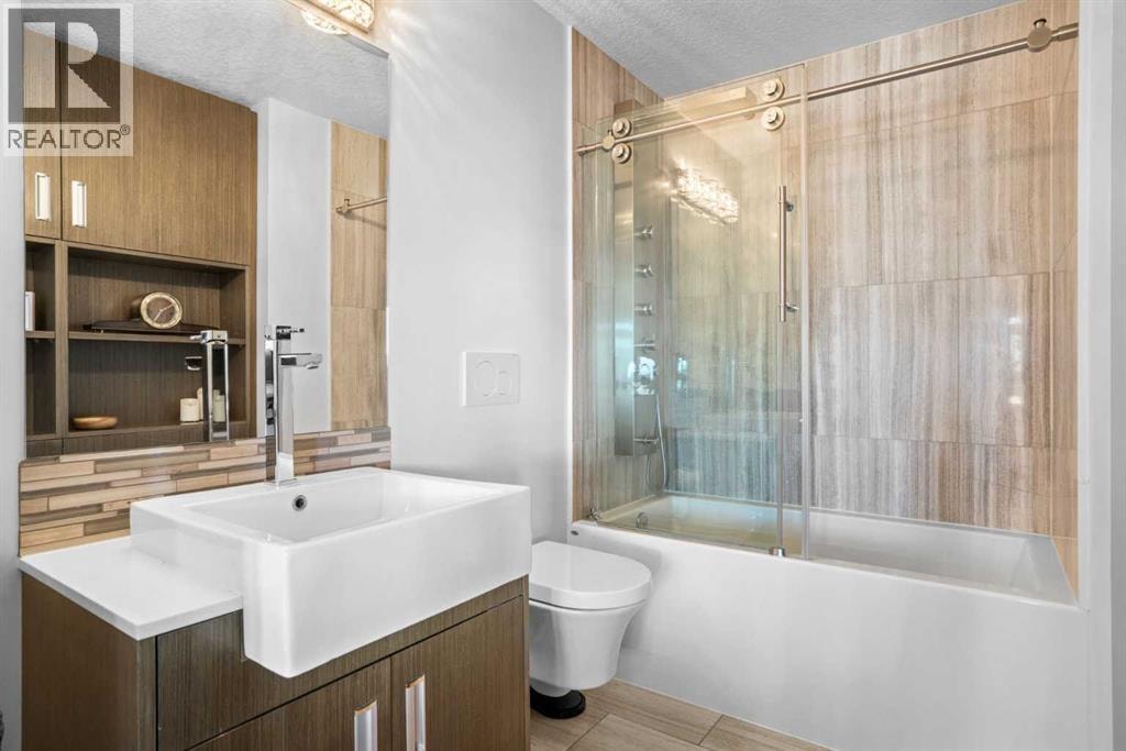 1511 23 Avenue SW — photo 35