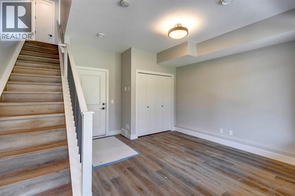85 Royal Elm Green NW — photo 3