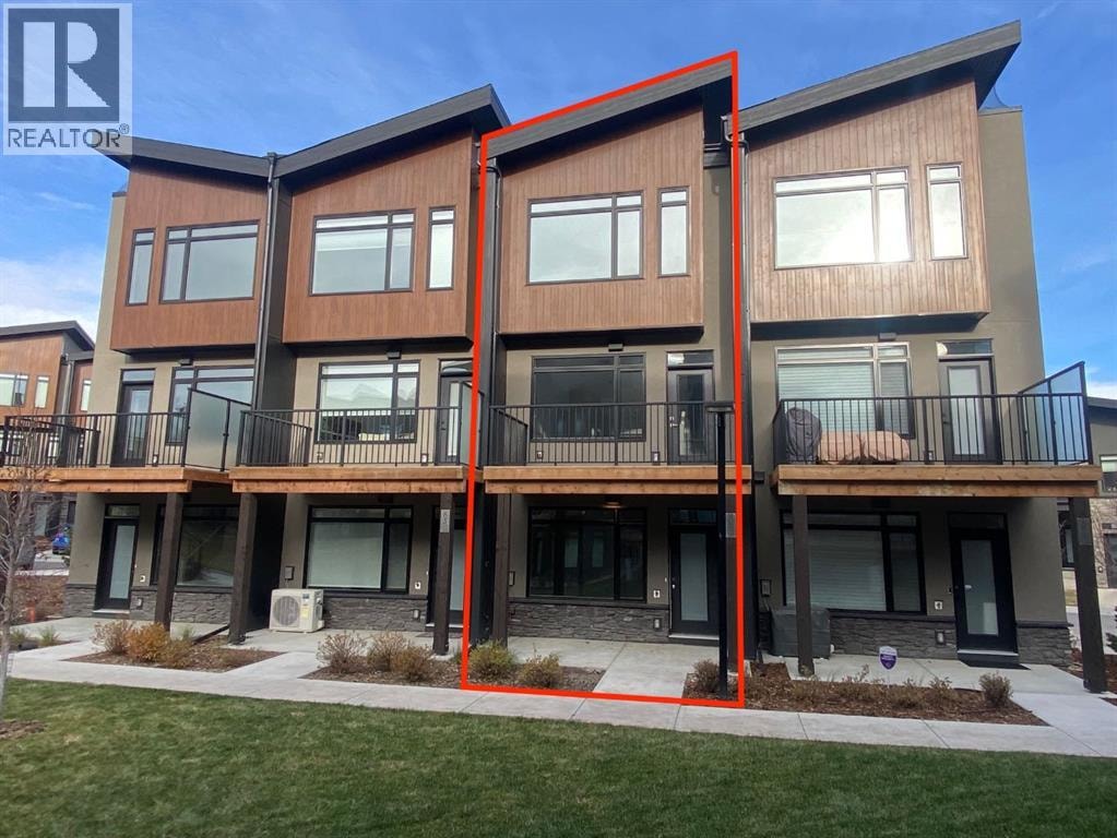 85 Royal Elm Green NW — photo 1
