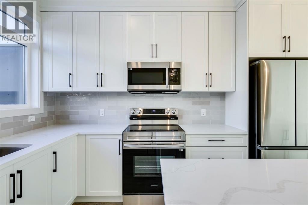 85 Royal Elm Green NW — photo 9