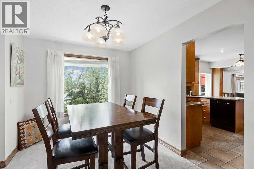 652 Dalmeny Hill NW — photo 5