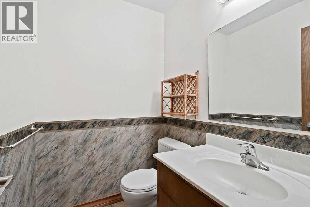 652 Dalmeny Hill NW — photo 18