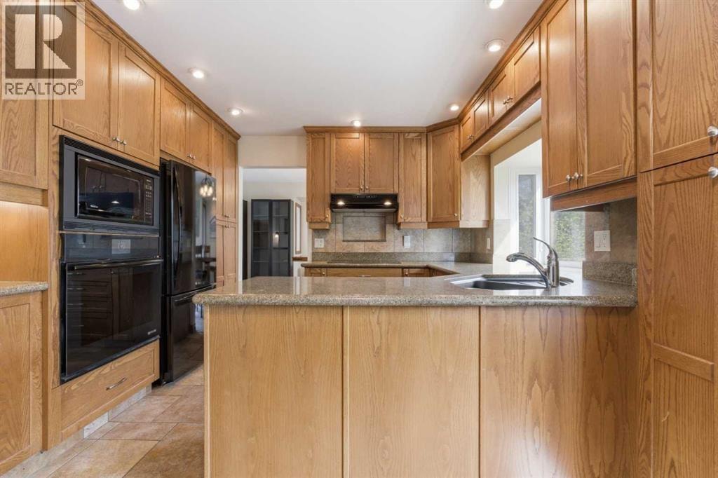 652 Dalmeny Hill NW — photo 7