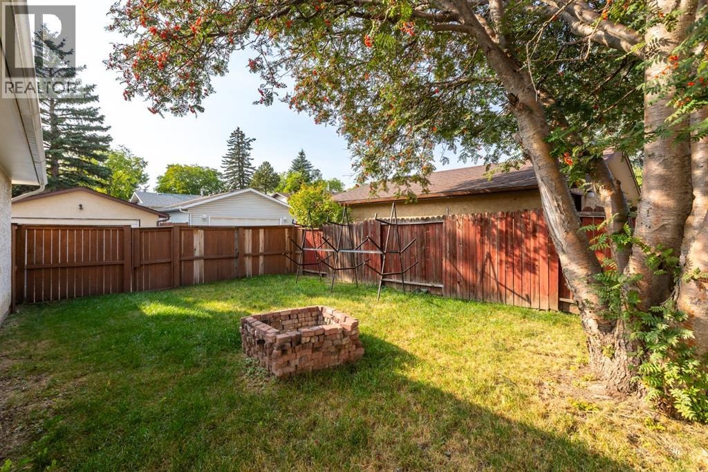 207 Whiteview Bay NE — photo 32