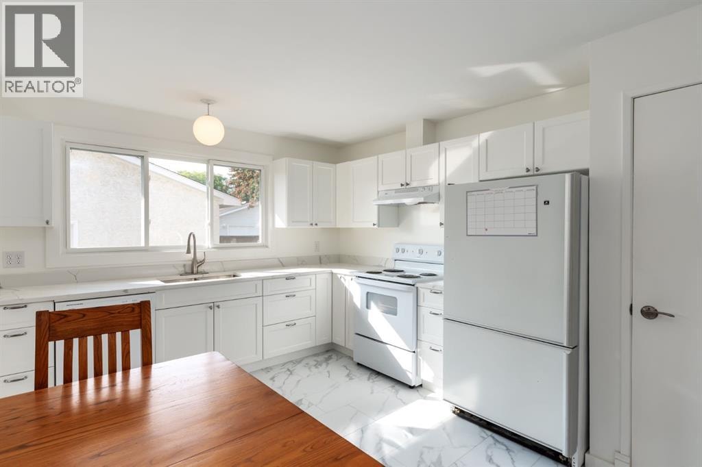 207 Whiteview Bay NE — photo 7