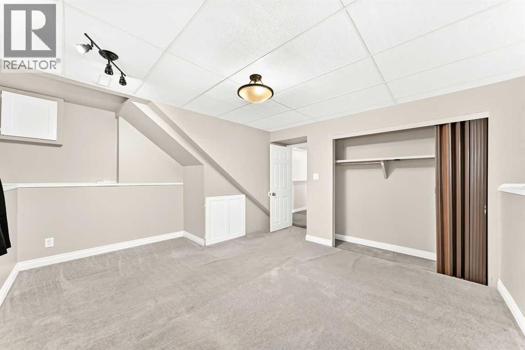7312 36 Avenue NW — photo 27