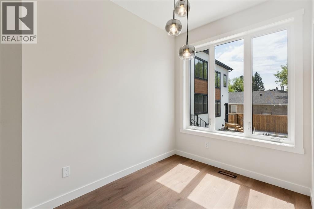 4307 30 Avenue SW — photo 12