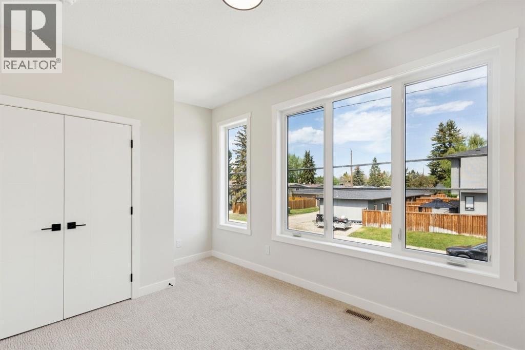4307 30 Avenue SW — photo 16