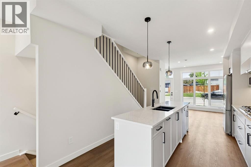 4307 30 Avenue SW — photo 11
