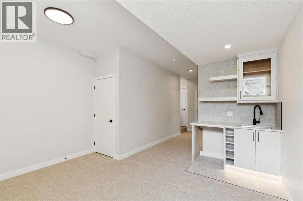 4307 30 Avenue SW — photo 28