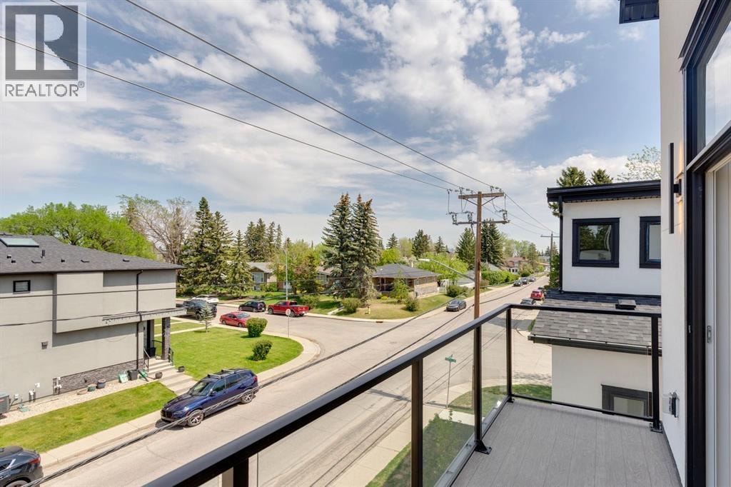 4307 30 Avenue SW — photo 23