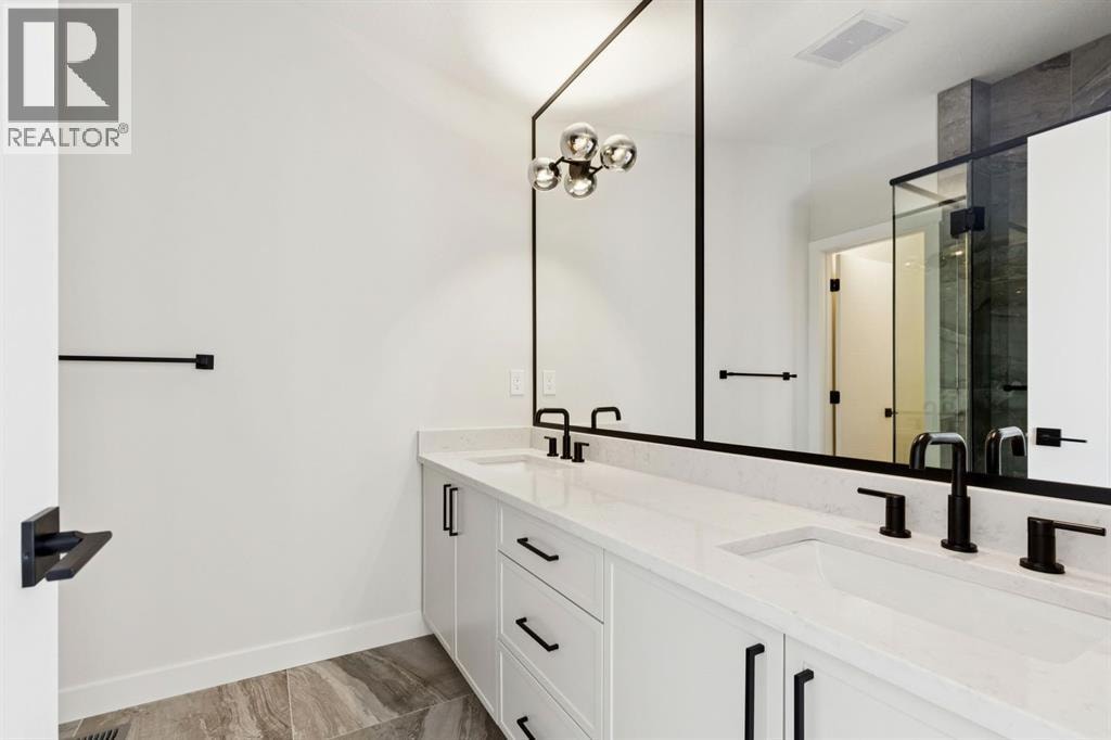 4307 30 Avenue SW — photo 20