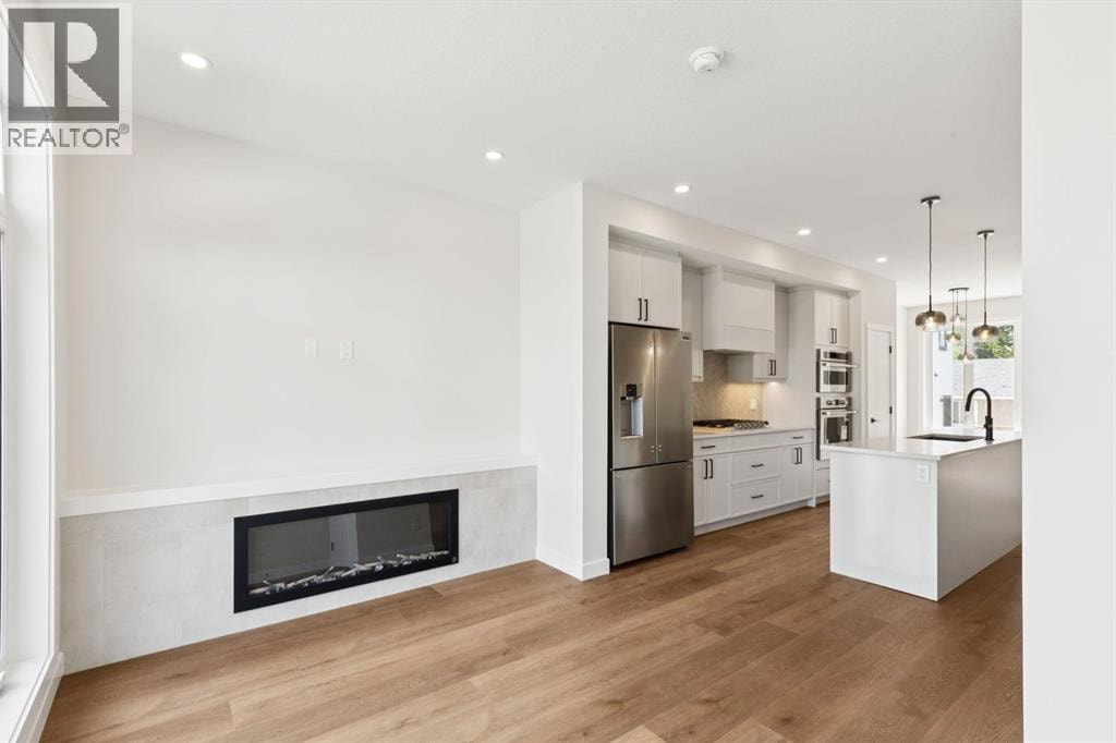 4307 30 Avenue SW — photo 5
