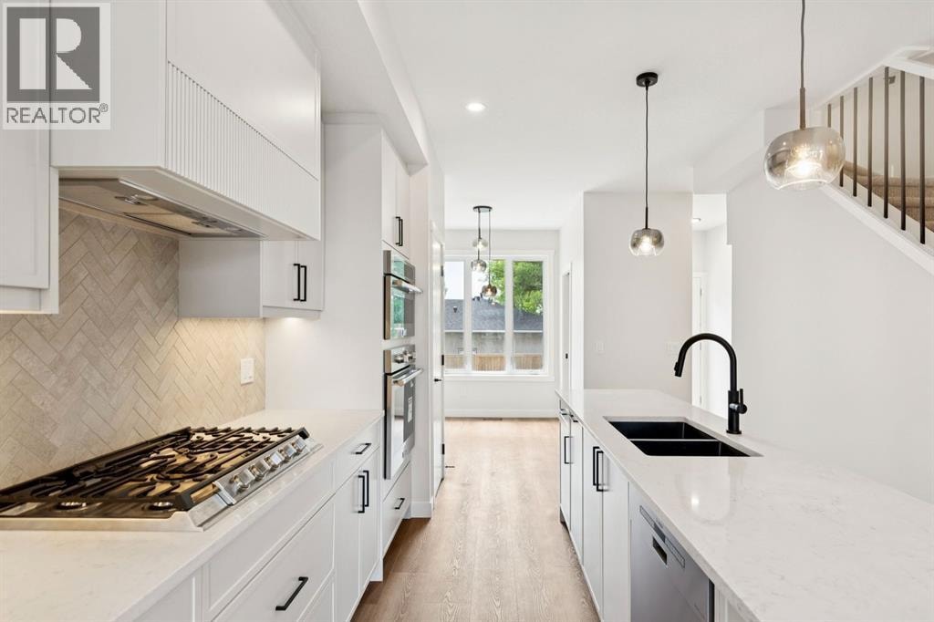 4307 30 Avenue SW — photo 10