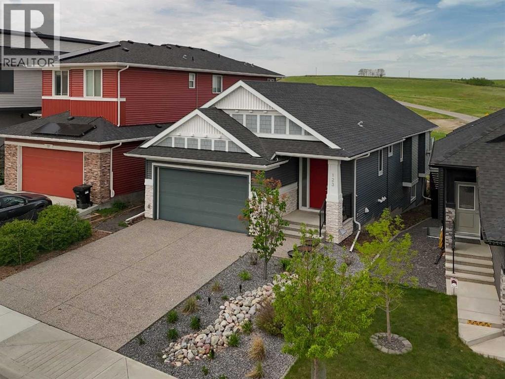 123 Crestridge Hill SW — photo 2