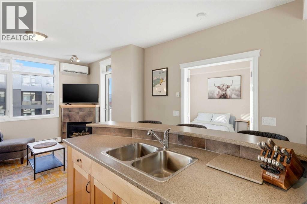 536, 990 Centre Avenue NE — photo 13